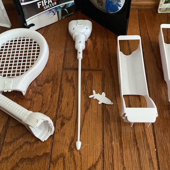 Wii Sports and Games Bundle - White - Picture 6 of 8